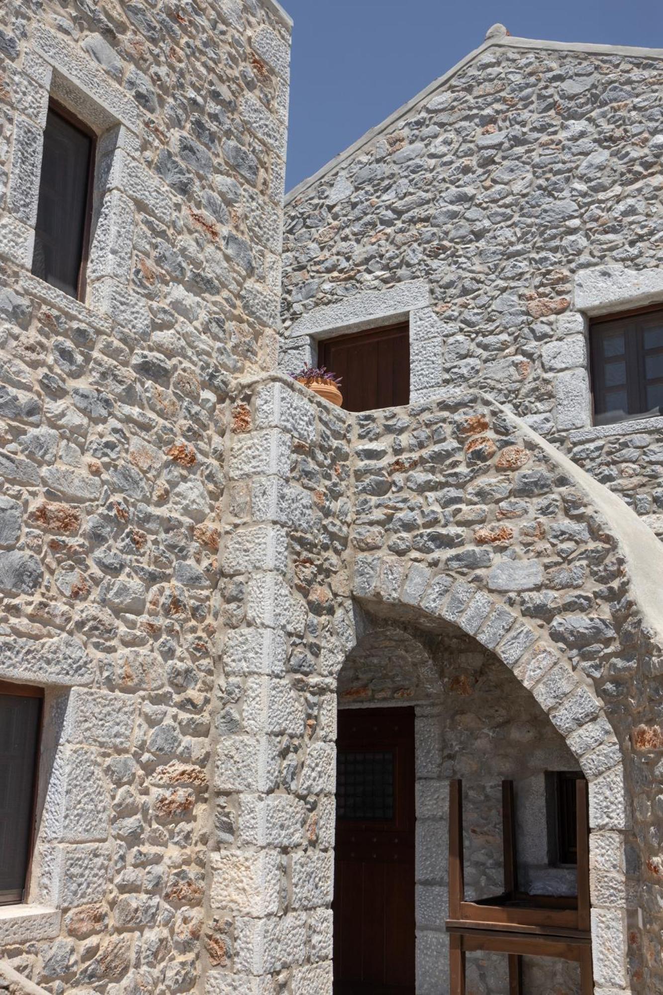 Petritis Guesthouse Oítilon Eksteriør bilde