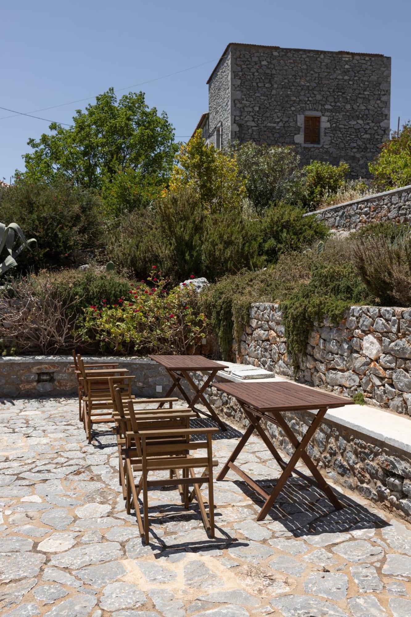 Petritis Guesthouse Oítilon Eksteriør bilde